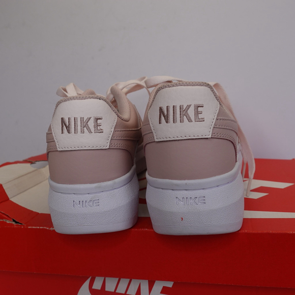 Women's Nike Court Vision Alta Platform Sneakers Pink White Size 10 NIB - Picture 6 of 11
